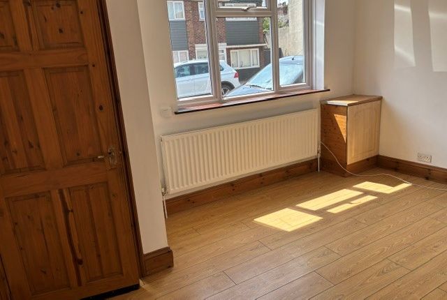 18, Kitchener Road, Great Yarmouth photo 2
