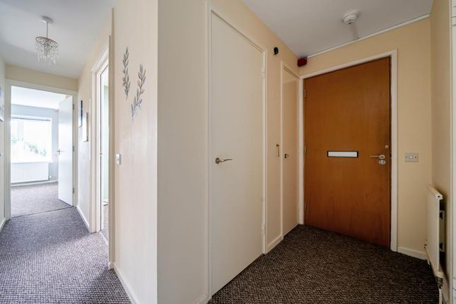 FLAT 14 EMDEN HOUSE, Old Headington, Oxford photo 4