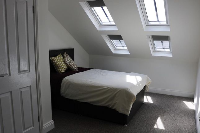 Room 9, 35 Mill Road, Cambridge photo 3