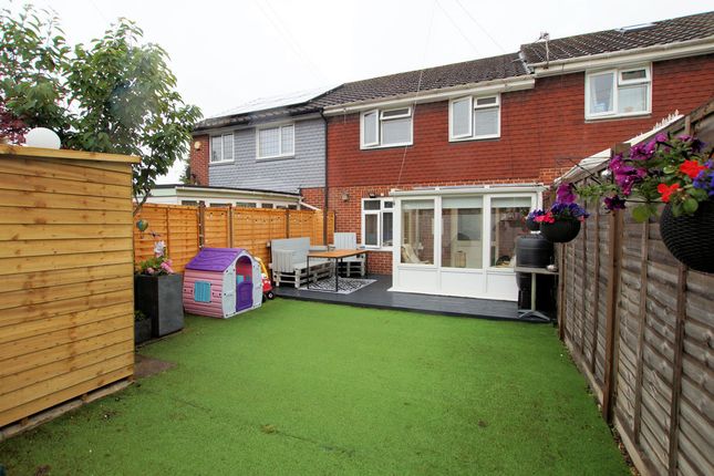 4, Sedgefield Close, Portsmouth photo 4