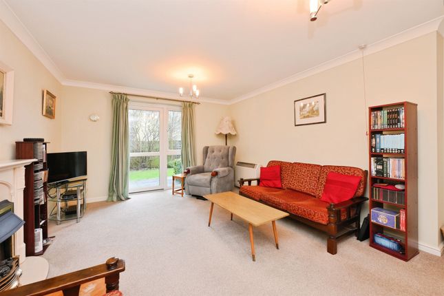 Apartment 3, Benstede Court, Brocket Road, Hoddesdon photo 3