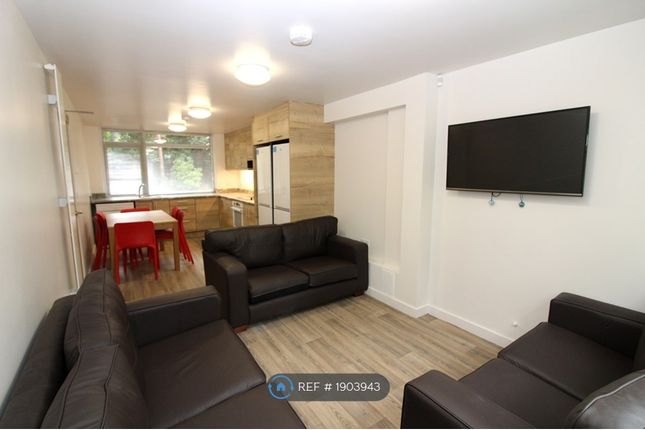 Thumbnail Flat to rent in Sparkford Close, Winchester