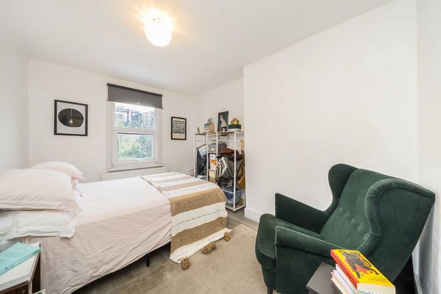 1st Floor Flat, 13, Charteris Road, London photo 4