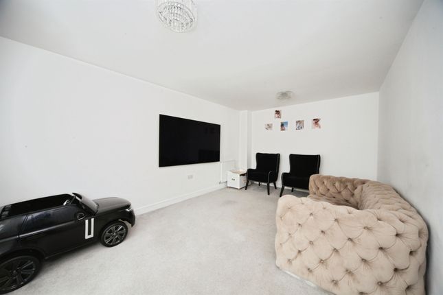 22, Colosseum Drive, Dunstable photo 4
