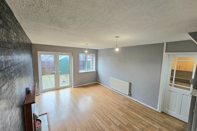 66 Robins Hill, Bridgend photo 3