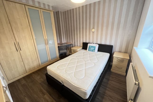 Room 5, 31 Rodyard Way, Coventry photo 5