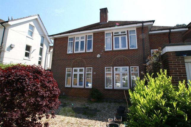 Flat to rent in Rushton Crescent, Bournemouth