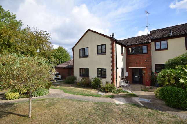 2-bed house on 1 Stratford Court,, Avon Road, Surrey, £200,000