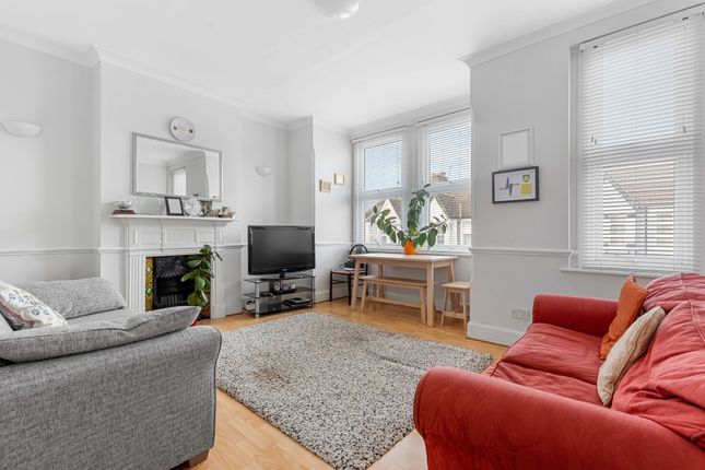 2-bed flat on 37b Essex Road, London, £325,000