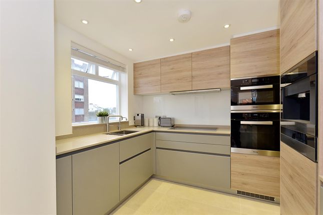 Flat to rent in Lowndes Square, London