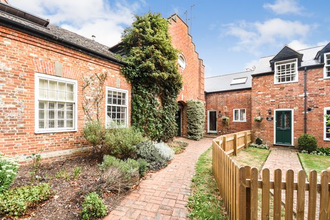 Thumbnail Cottage for sale in The Brookmill, Reading