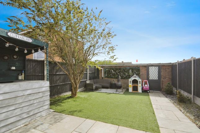 14, Elm Rise, Essex photo 3