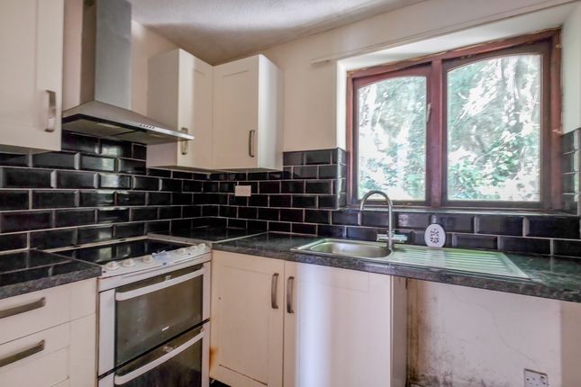 Flat 20, Sycamore Court, Sandcliff Road, Erith photo 2