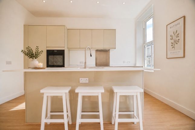 Flat 1, 3a, Amber Street, Saltburn-By-The-Sea photo 2
