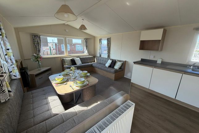 2-bed caravan on 4, Solent Breezes Holiday Park, Warsash, Southampton, £34,995