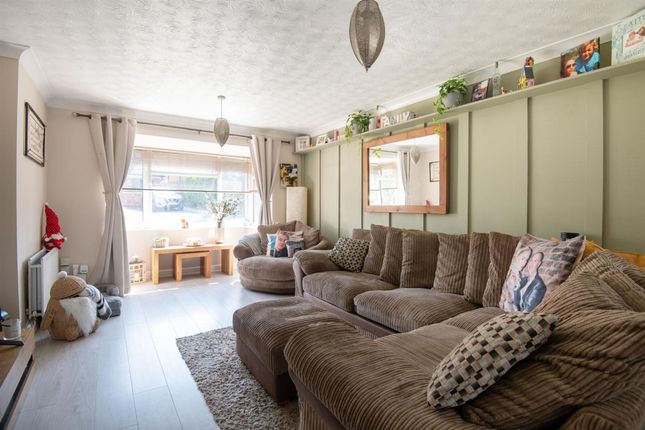 9 Burford Way, Wellingborough photo 4