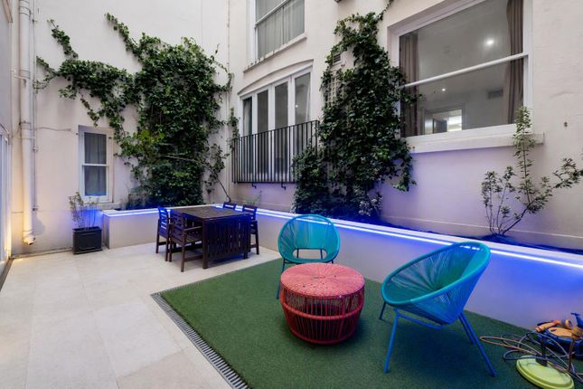Lancaster Gate, London photo 4