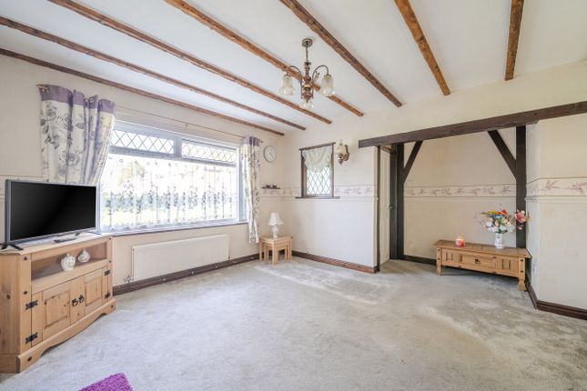 13, Sanderson Close, Cheshire photo 3