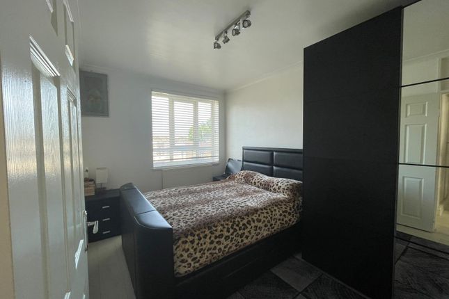 Flat 132 Crouch Hall Court, Sparsholt Road, Greater London photo 3