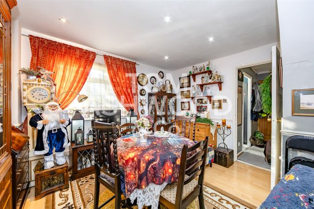 18, Harper Road, Beckton photo 3