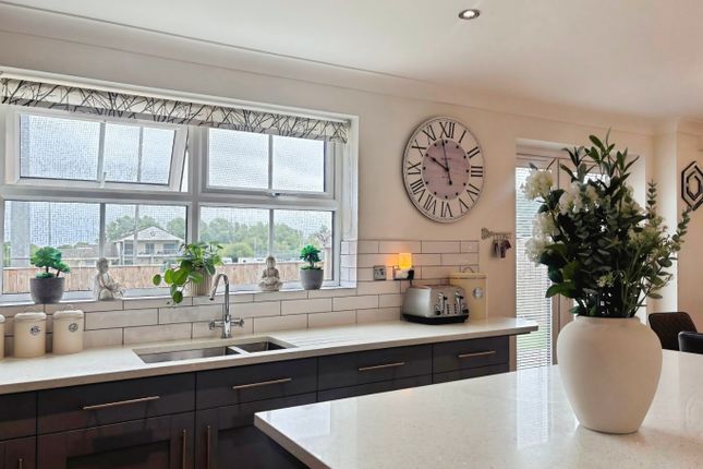 49, Strathmore Gardens, South Shields photo 4