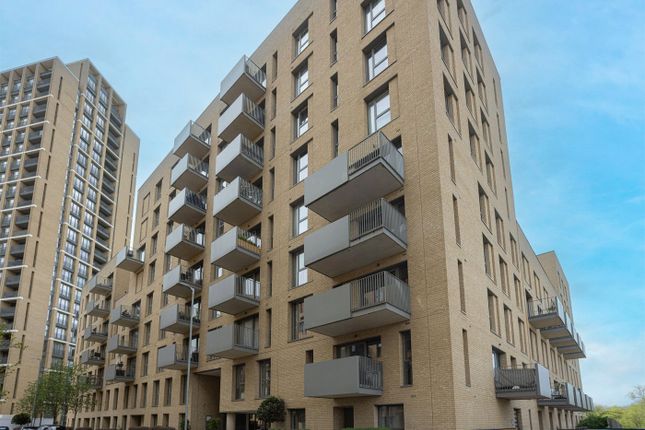 Thumbnail Flat for sale in Moorhen Drive, Hendon