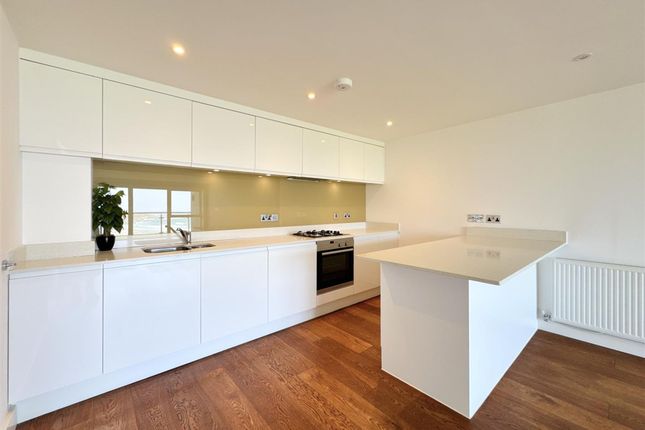 22, Ocean Gate, Newquay photo 3