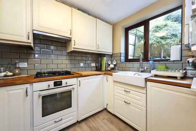 80 Garratts Way, High Wycombe photo 4