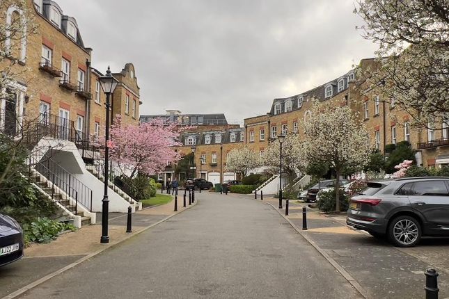 Thumbnail Flat to rent in Byron Mews, Belsize Park, London