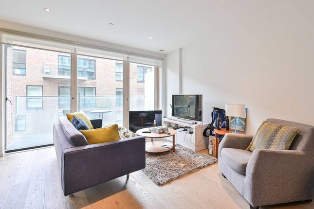 Flat to rent in Victory Place, Elephant And Castle, London