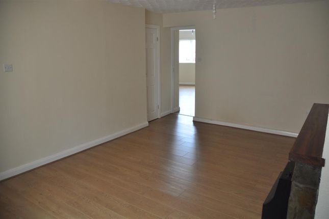 Thumbnail Terraced house to rent in Kingsland Road, Holyhead