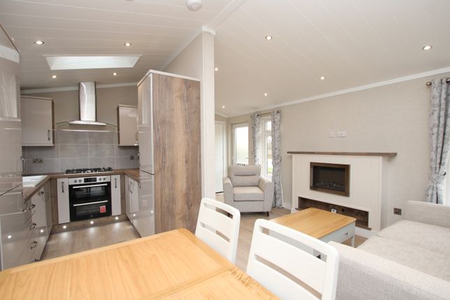 Plot 27, Burton Waters Lodges, Woodcock Lane, Lincoln photo 5