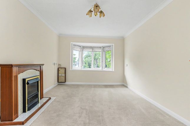12, Belloc Close, Crawley photo 4