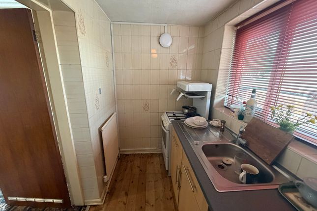 186, Newman Road, Sheffield photo 5