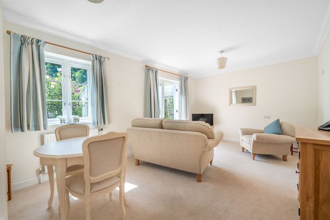 17, Millbrook Walk, Inchbrook photo 3