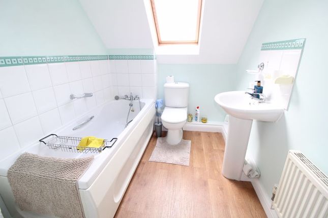 48 Alexandra Walk, Prince Charles Avenue, Dartford photo 2