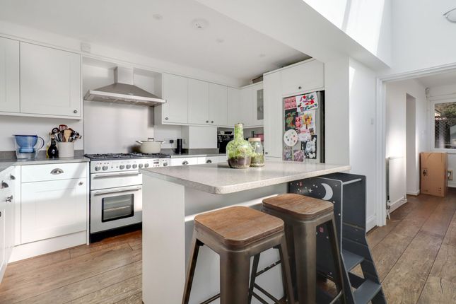 31. Coverts Road, Esher photo 2