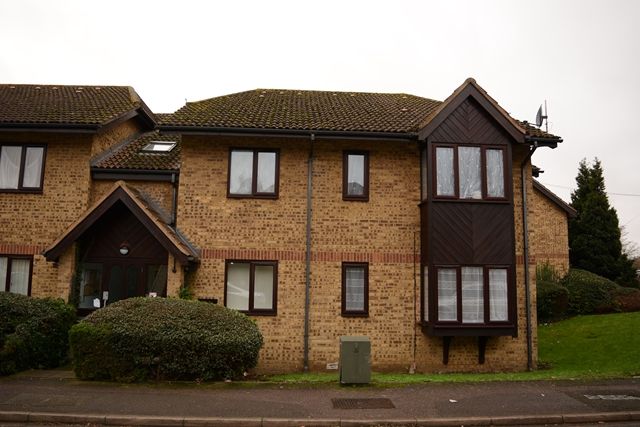 Thumbnail Flat to rent in Redwood Grove, Bedford