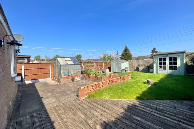 24 Meadow Way, Stoke-On-Trent photo 4
