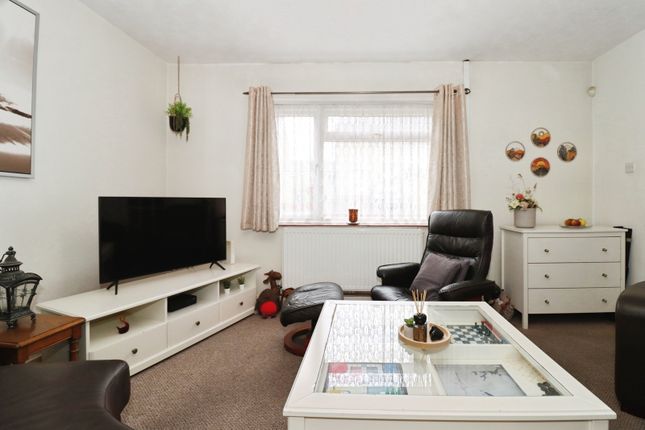 10, Hunters Drive, Bristol photo 3