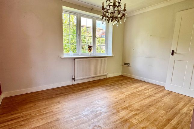 28a, Bouverie Close, Barton On Sea photo 4
