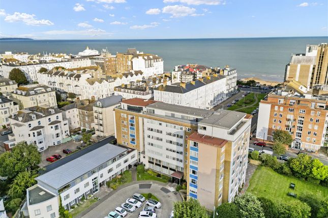 Flat 32, Park Gates, Chiswick Place, Eastbourne photo 2