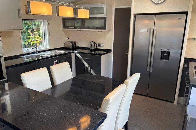 27 Woodlands View, Edgeley Holiday Park, Guildford photo 4