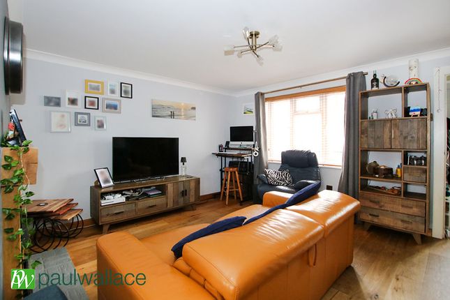 23, Galloway Close, Broxbourne photo 4