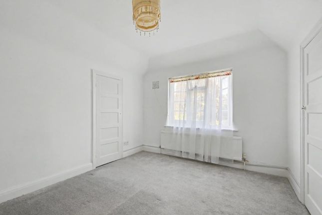 Upper Flat, 10, Theobald Street, Radlett photo 4