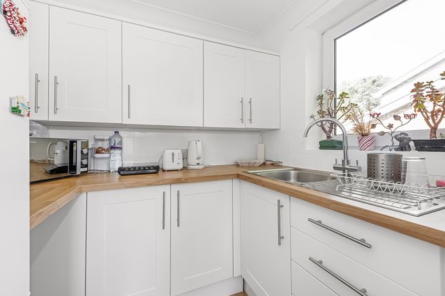 Flat 15, Home Coppice House, Bromley photo 3