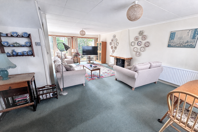 35, Templewood Court, Hadleigh photo 3