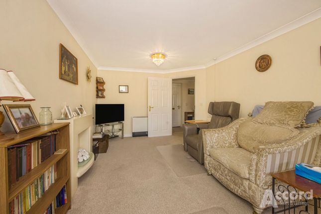 Flat 24, Collier Court Crammavill Street, Grays photo 3