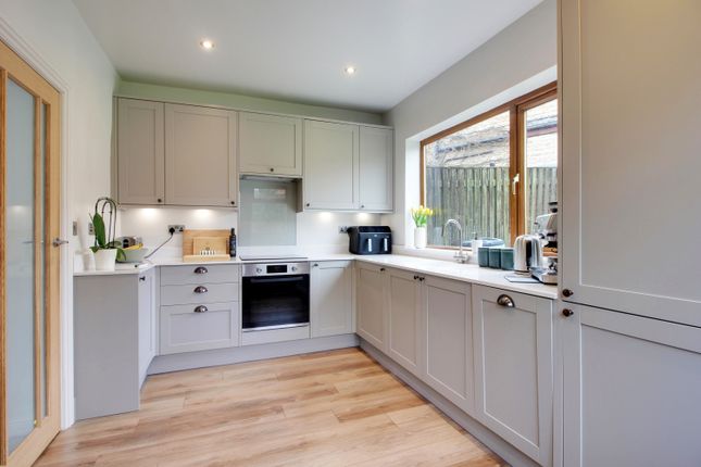 29, STOCKS AVENUE, HEBDEN BRIDGE photo 4