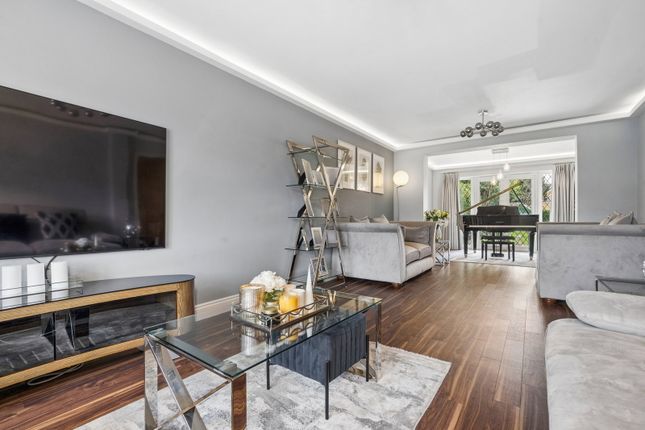 4, Beacon Way, Rickmansworth photo 3